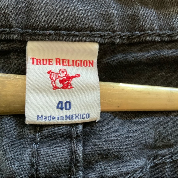 True Religion Ricky Black Relaxed Straight Cut Off Mens Jean Shorts Sz 40 - Picture 6 of 8